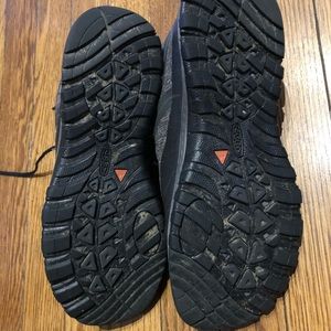 Women’s hiking shoes 8.5 worn once